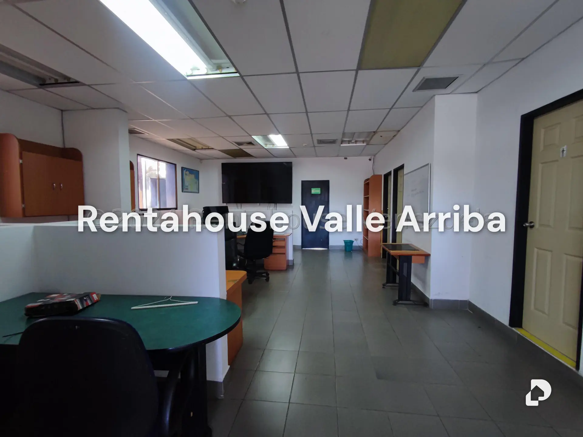 Local comercial en Los Chaguaramos, Caracas – 16