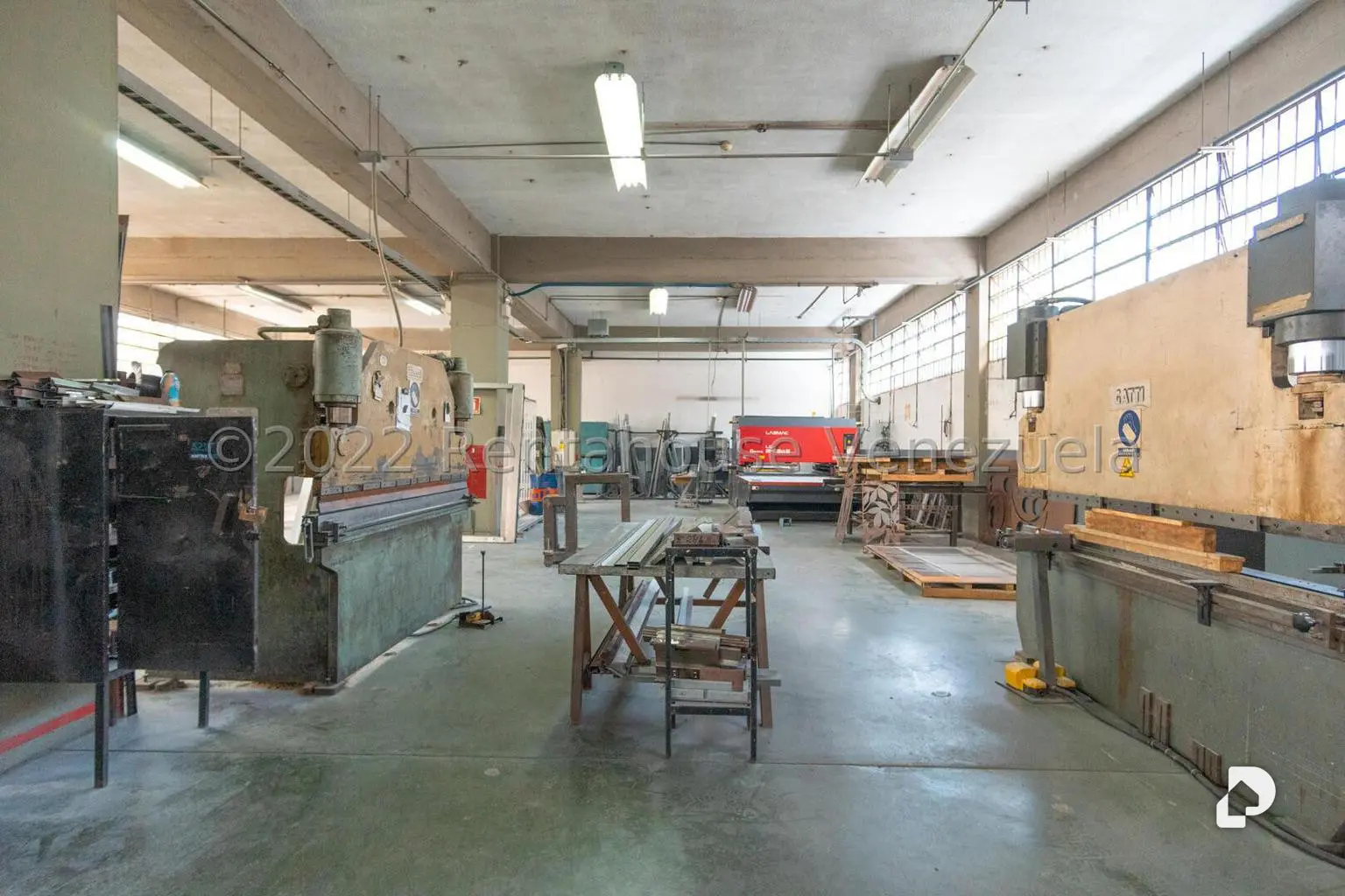 Local comercial en La California Norte, Caracas – 25