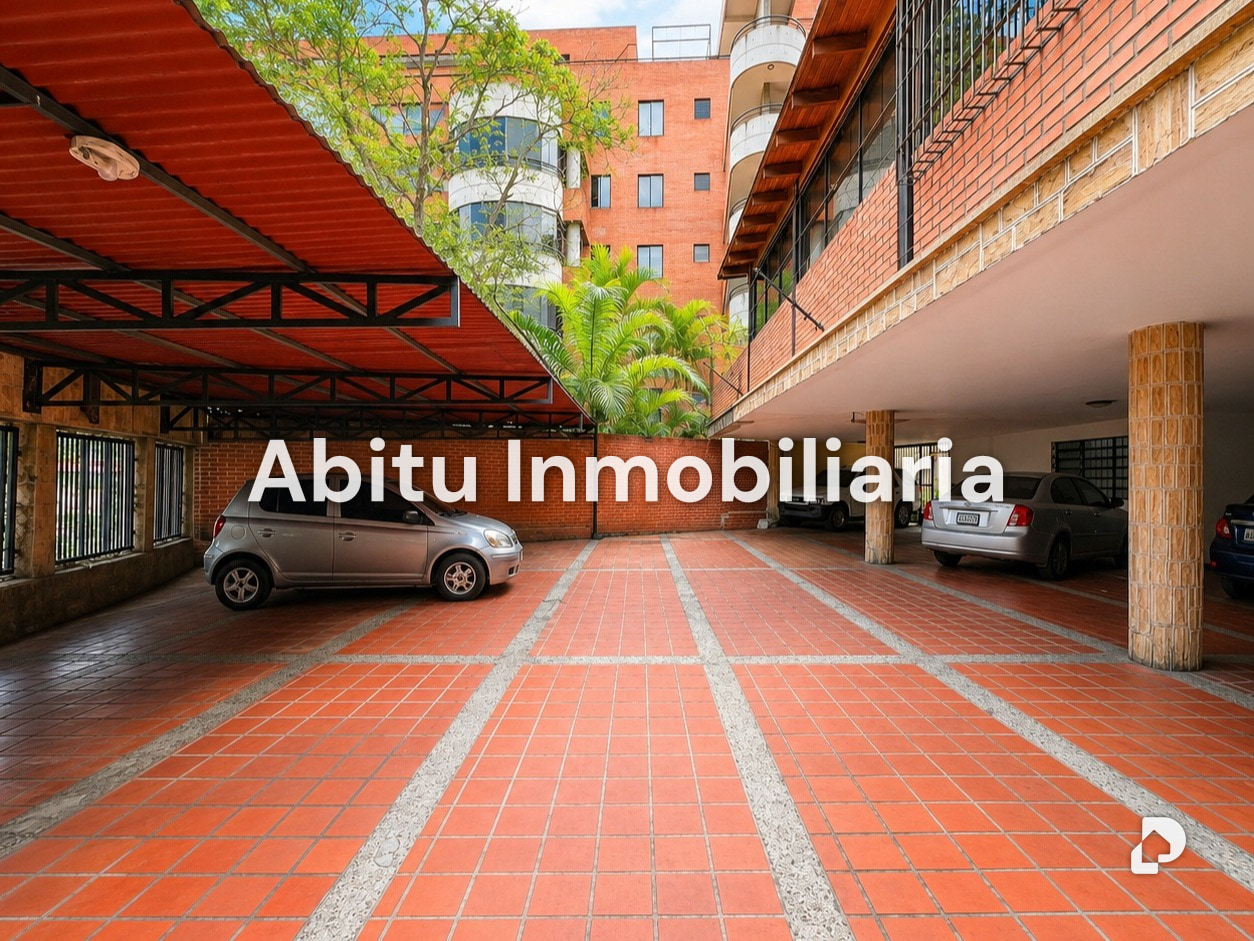 Edificio en Lomas de Las Mercedes, Caracas – 3