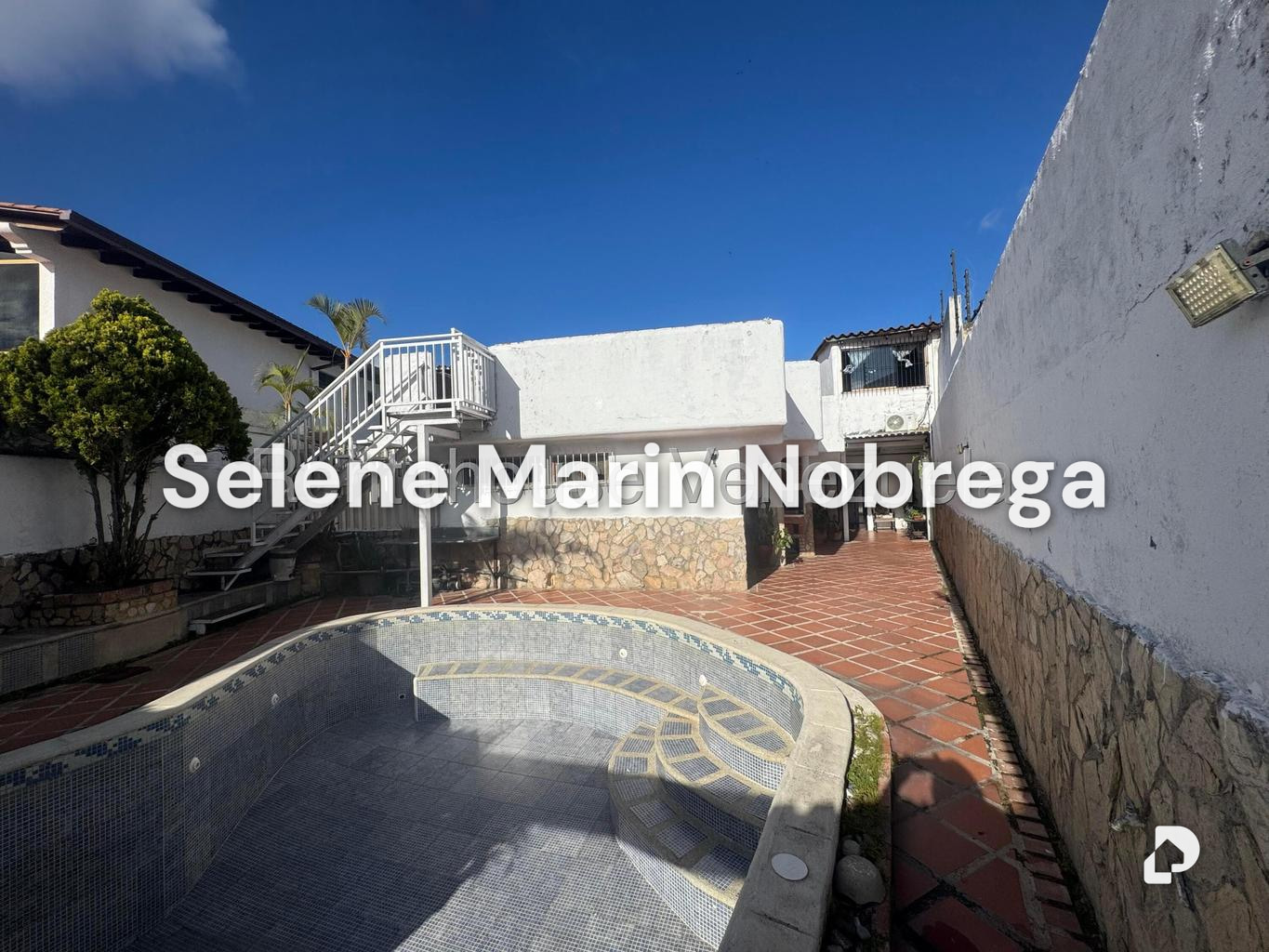 Casa en Los Naranjos (del Cafetal), Caracas – 30