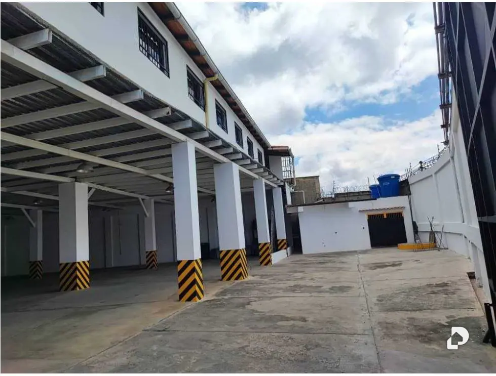 Galpón en Club Hípico, Altos Mirandinos – 2