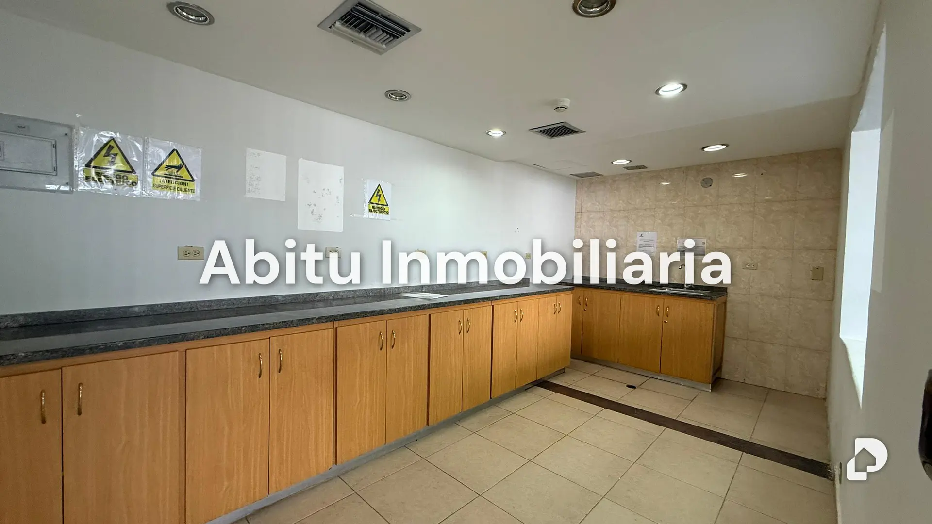 Office in Los Ruices, Caracas – 11