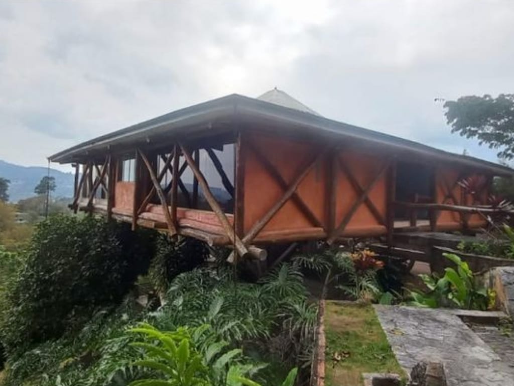 Casa en Los Guayabitos, Caracas - 1