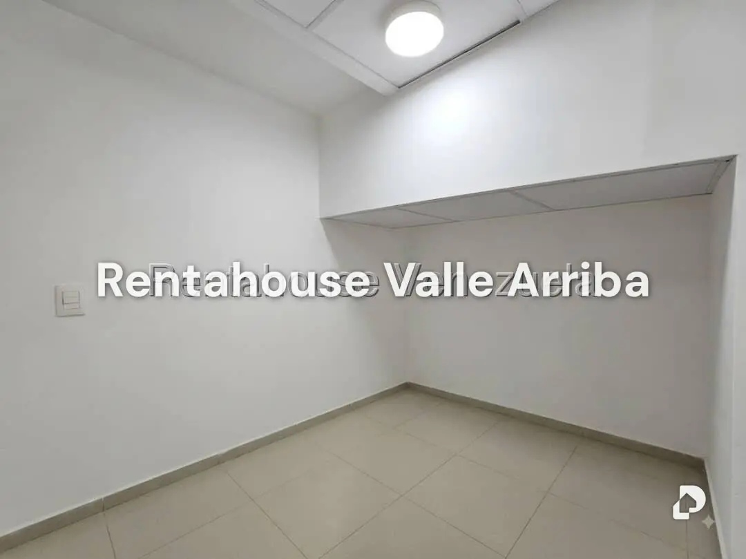 Local comercial en Las Mercedes, Caracas – 26