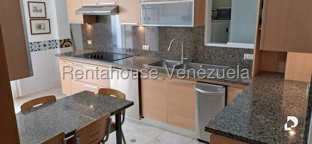 Casa en Altamira, Caracas – 9