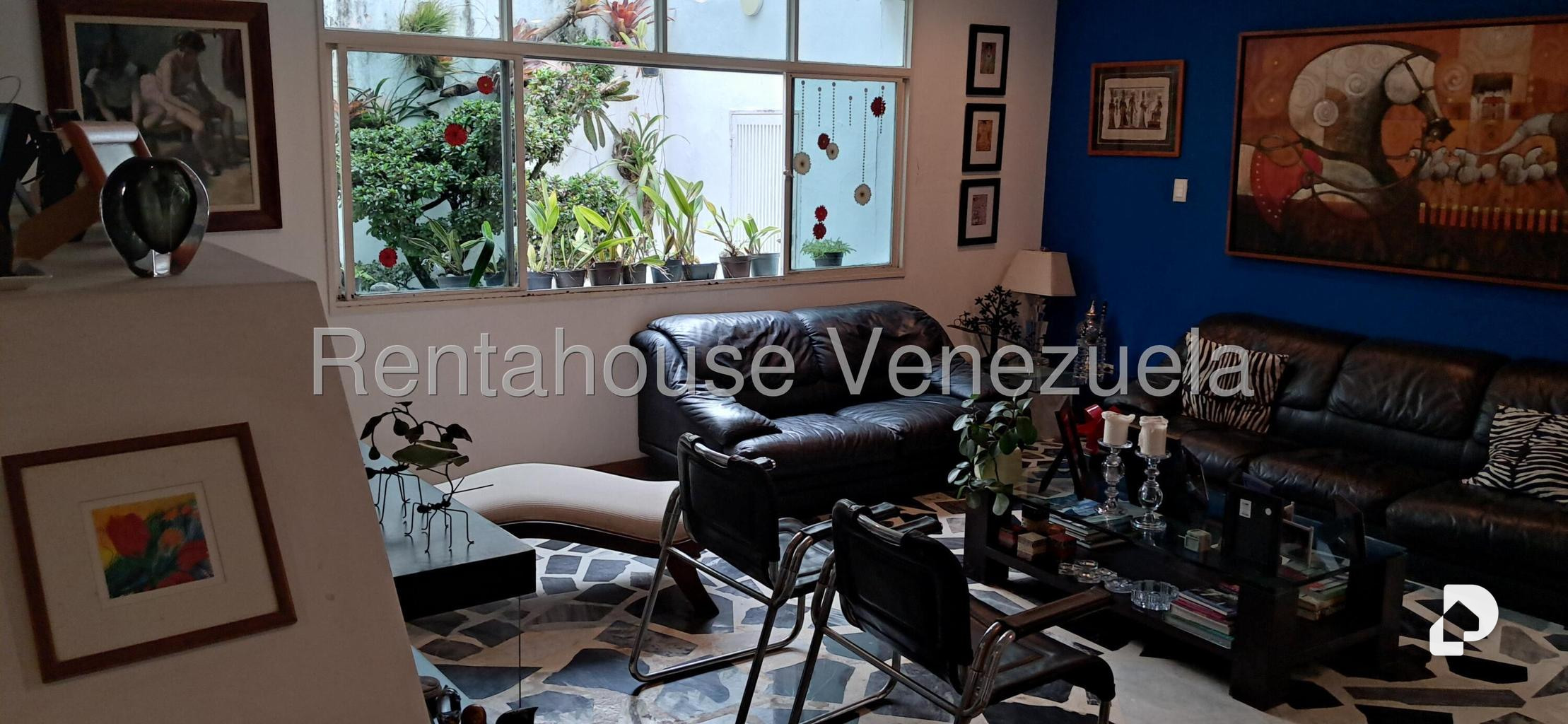 Casa en Altamira, Caracas – 24