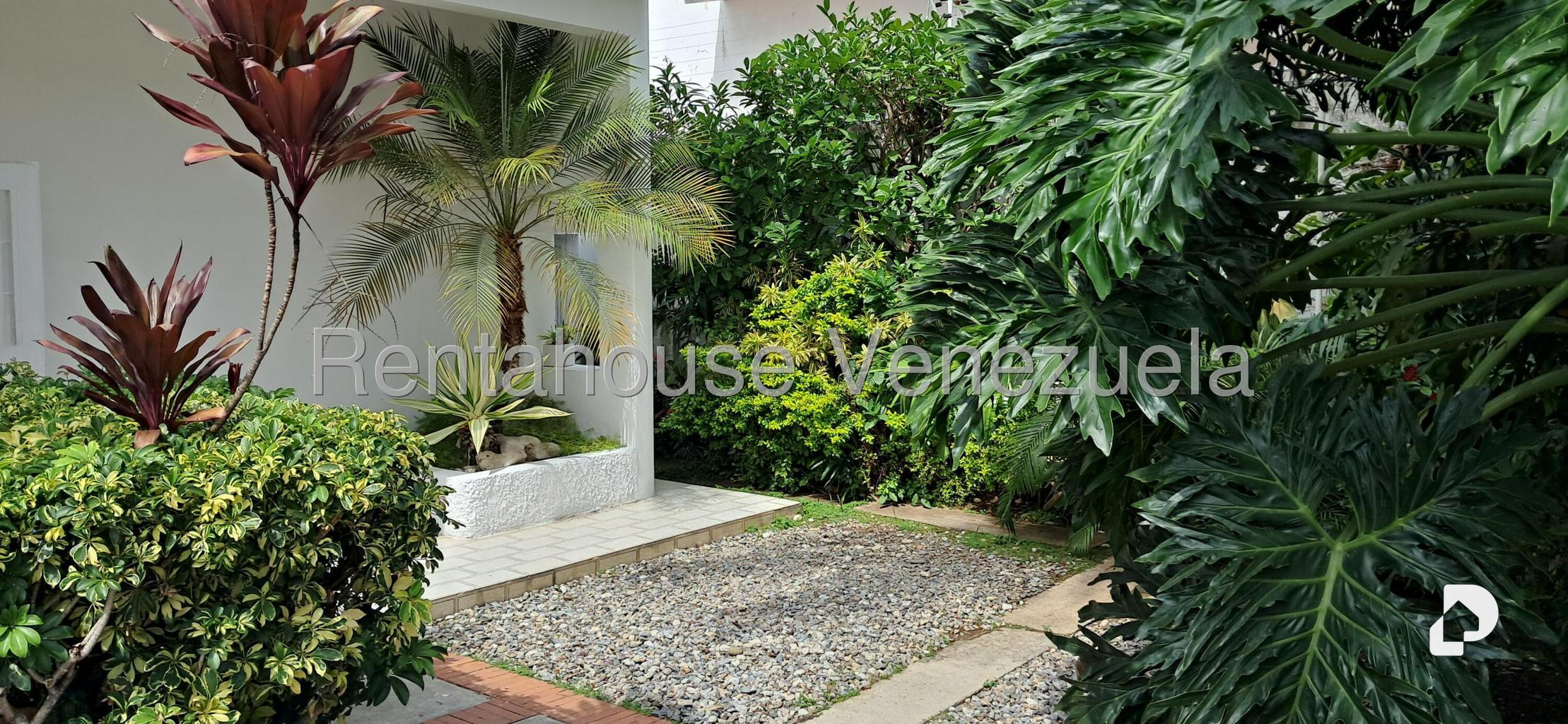 Casa en Altamira, Caracas – 13