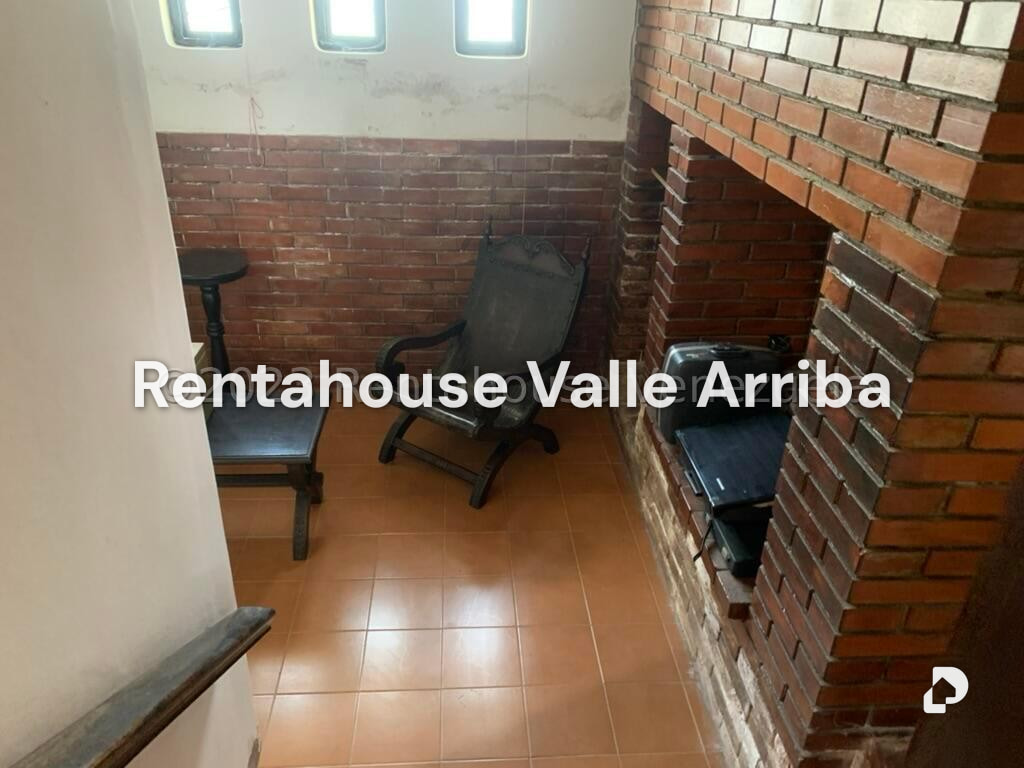 Casa en Cumbres de Curumo, Caracas – 24