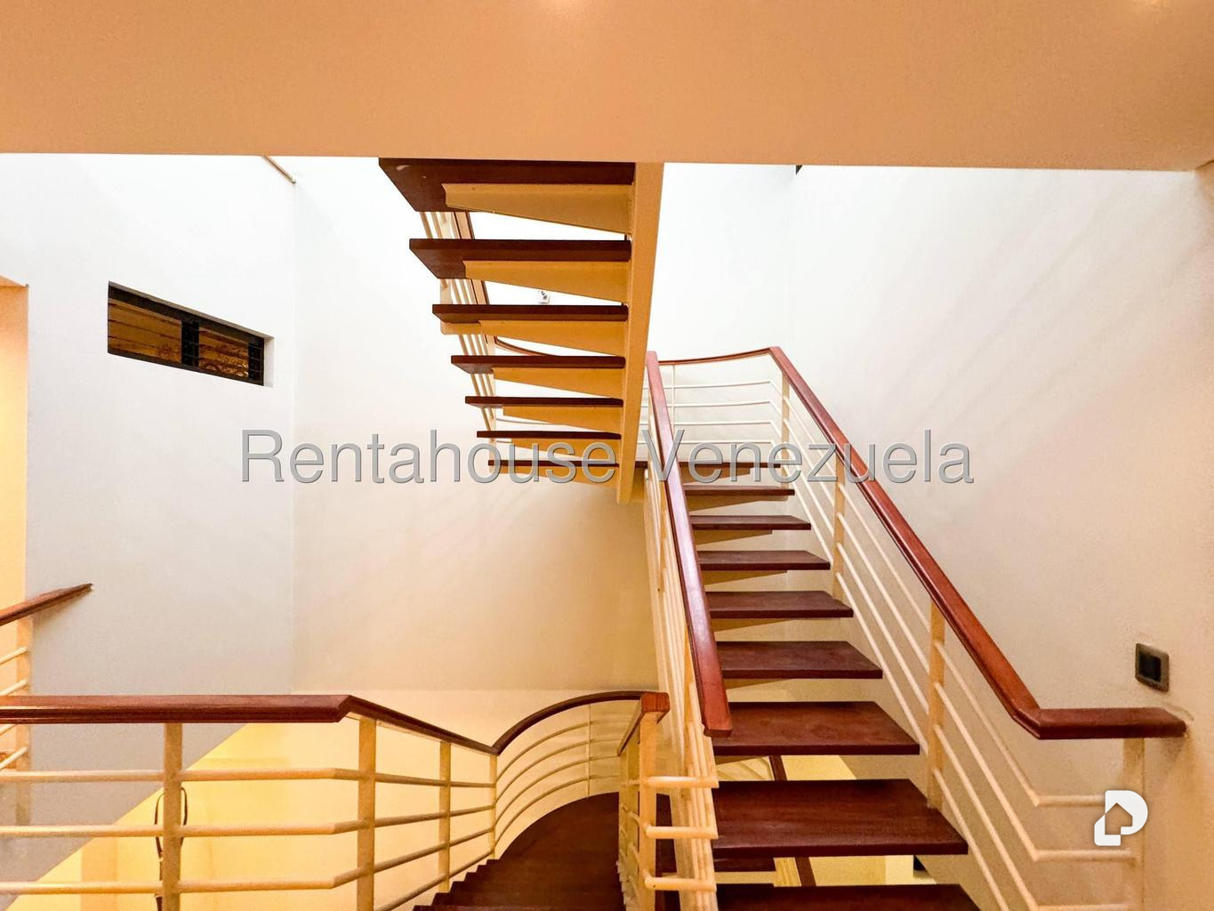Casa en Colinas de Bello Monte, Caracas – 24