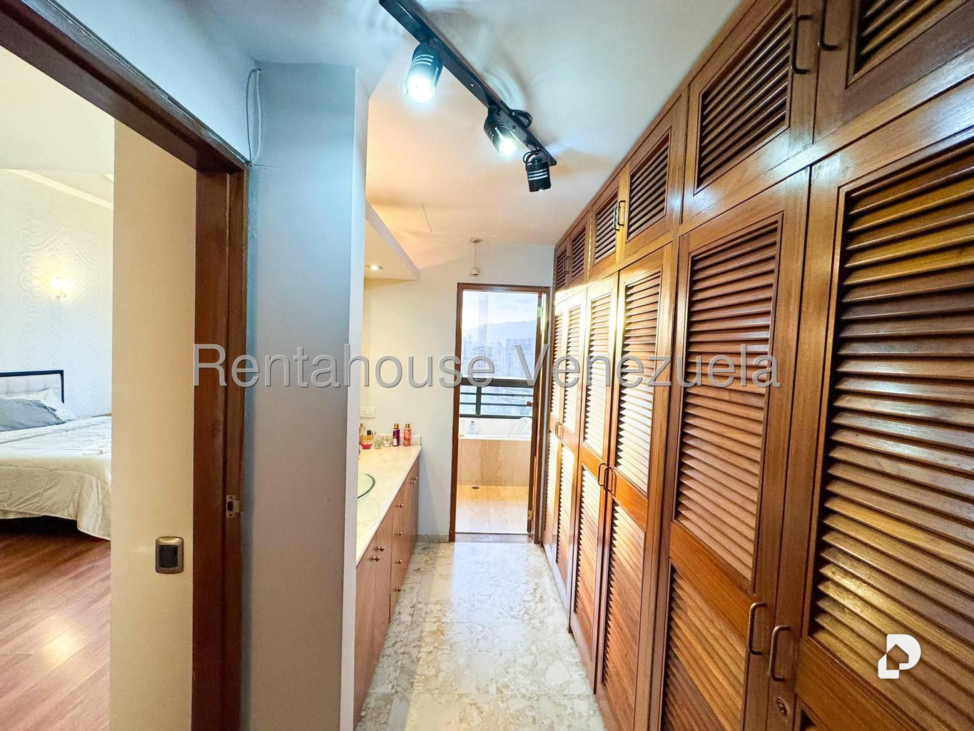 Casa en Colinas de Bello Monte, Caracas – 29