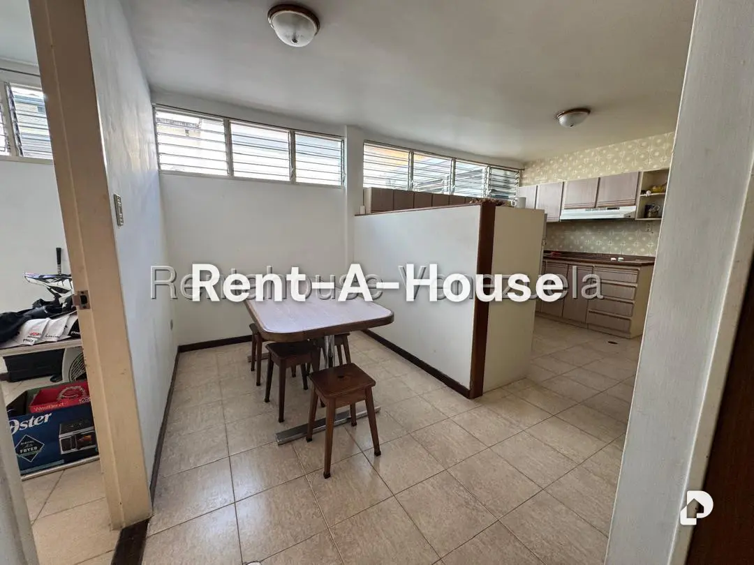 Casa en Alto Prado, Caracas – 18