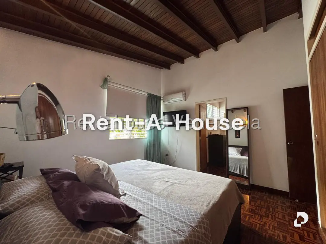 Casa en Alto Prado, Caracas – 23