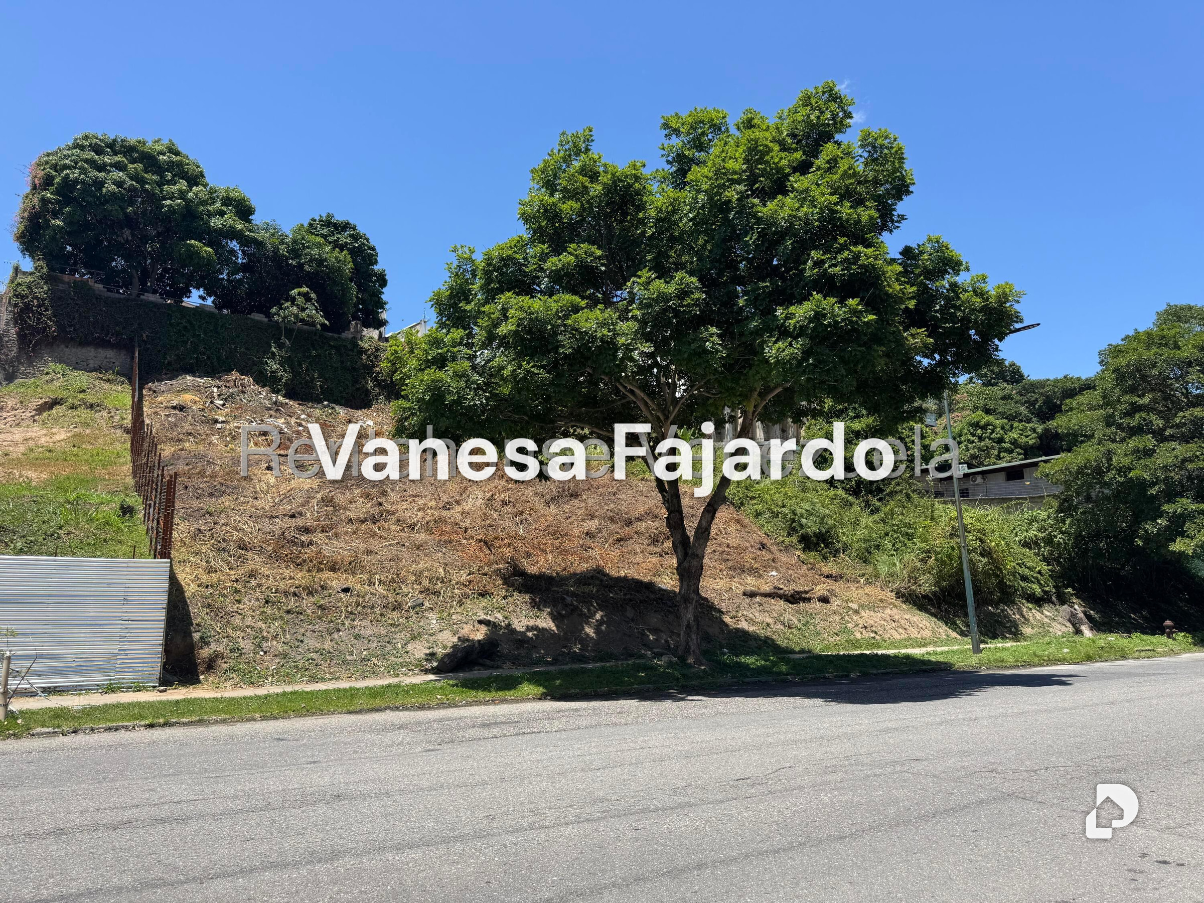 Terreno en Prados del Este, Caracas – 6