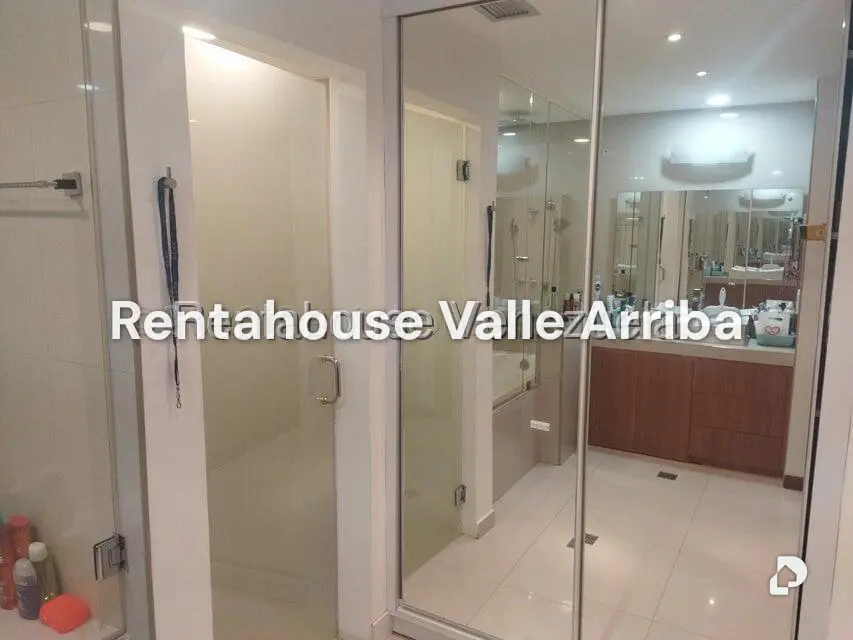 Apartamento en Campo Alegre, Caracas – 23