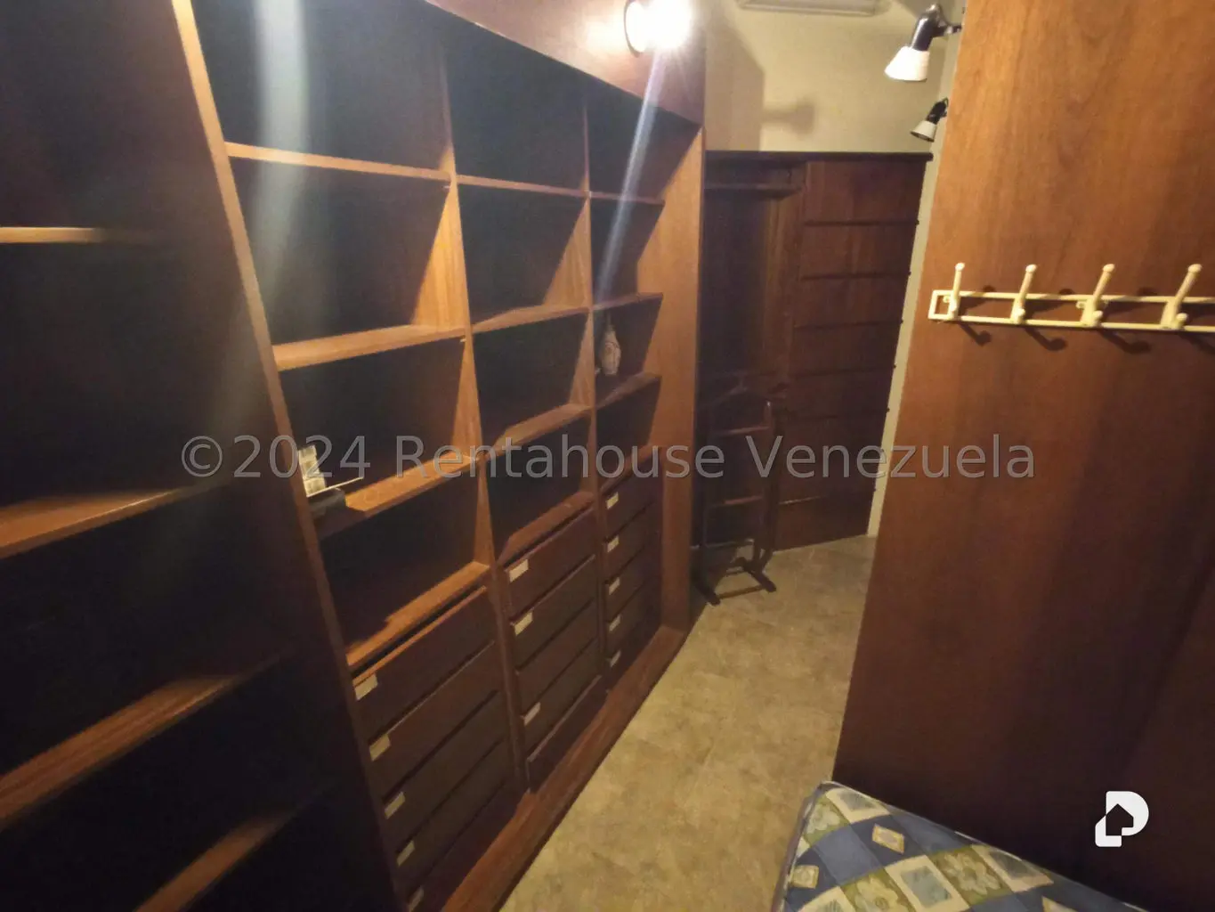 Casa en Oripoto, Caracas – 12