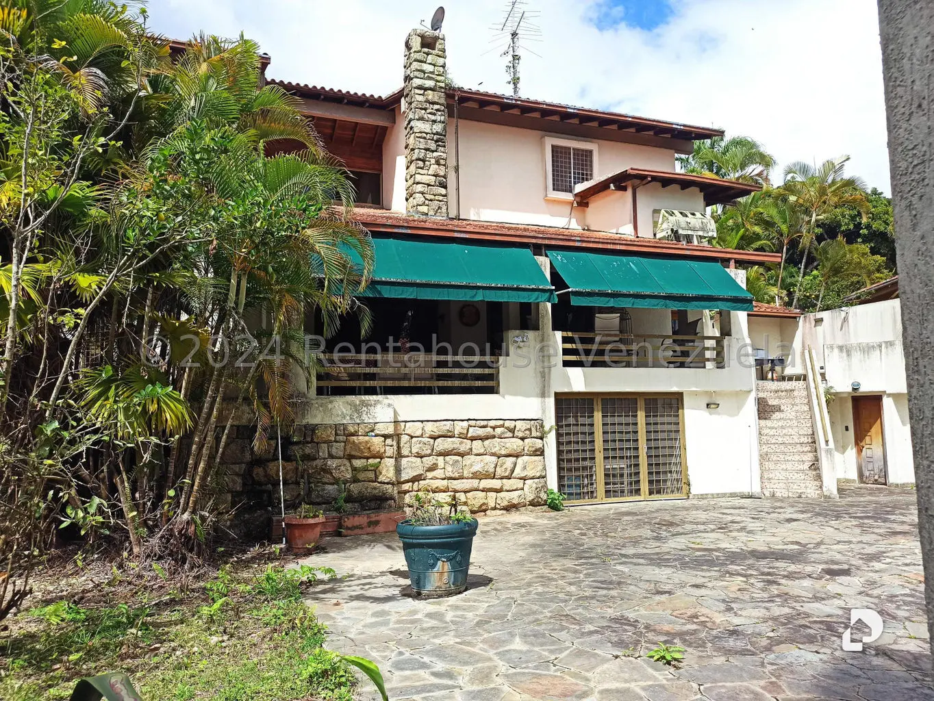 Casa en Oripoto, Caracas – 27