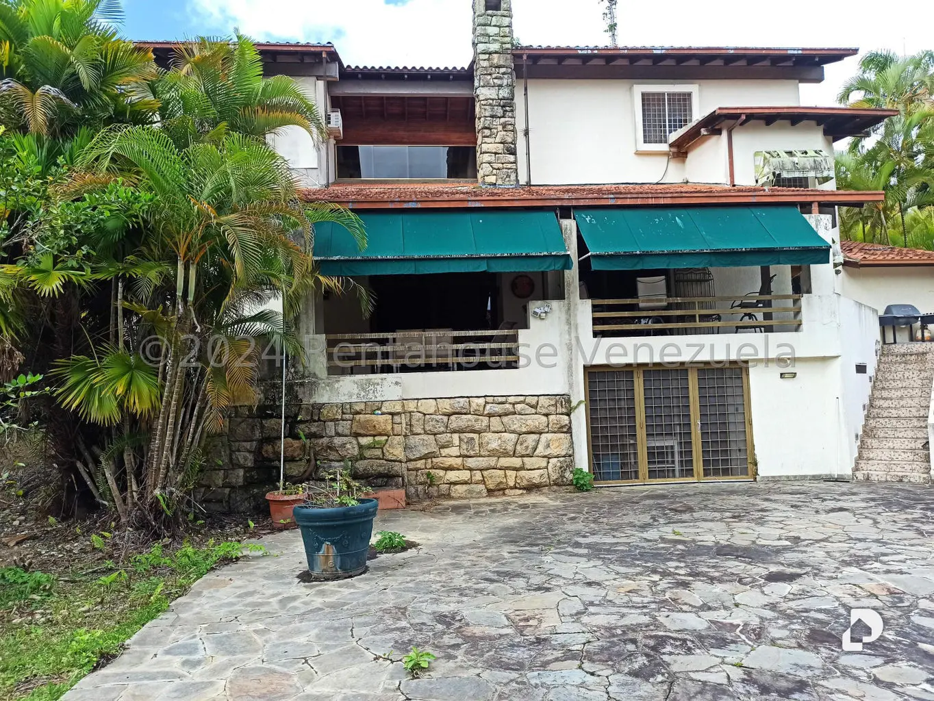 Casa en Oripoto, Caracas – 28
