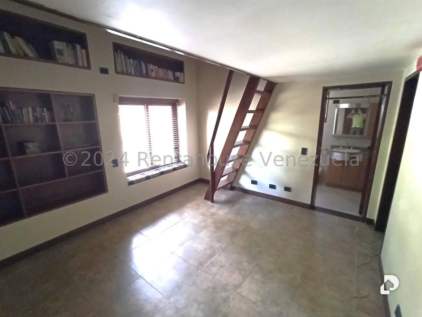 Casa en Oripoto, Caracas – 18