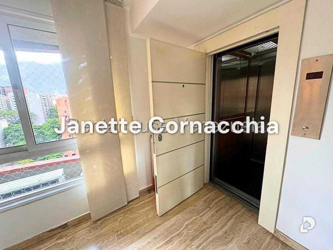 Apartamento en El Rosal, Caracas – 12