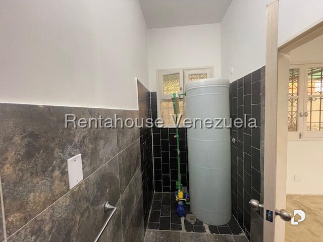 Casa en Campo Claro, Caracas – 12