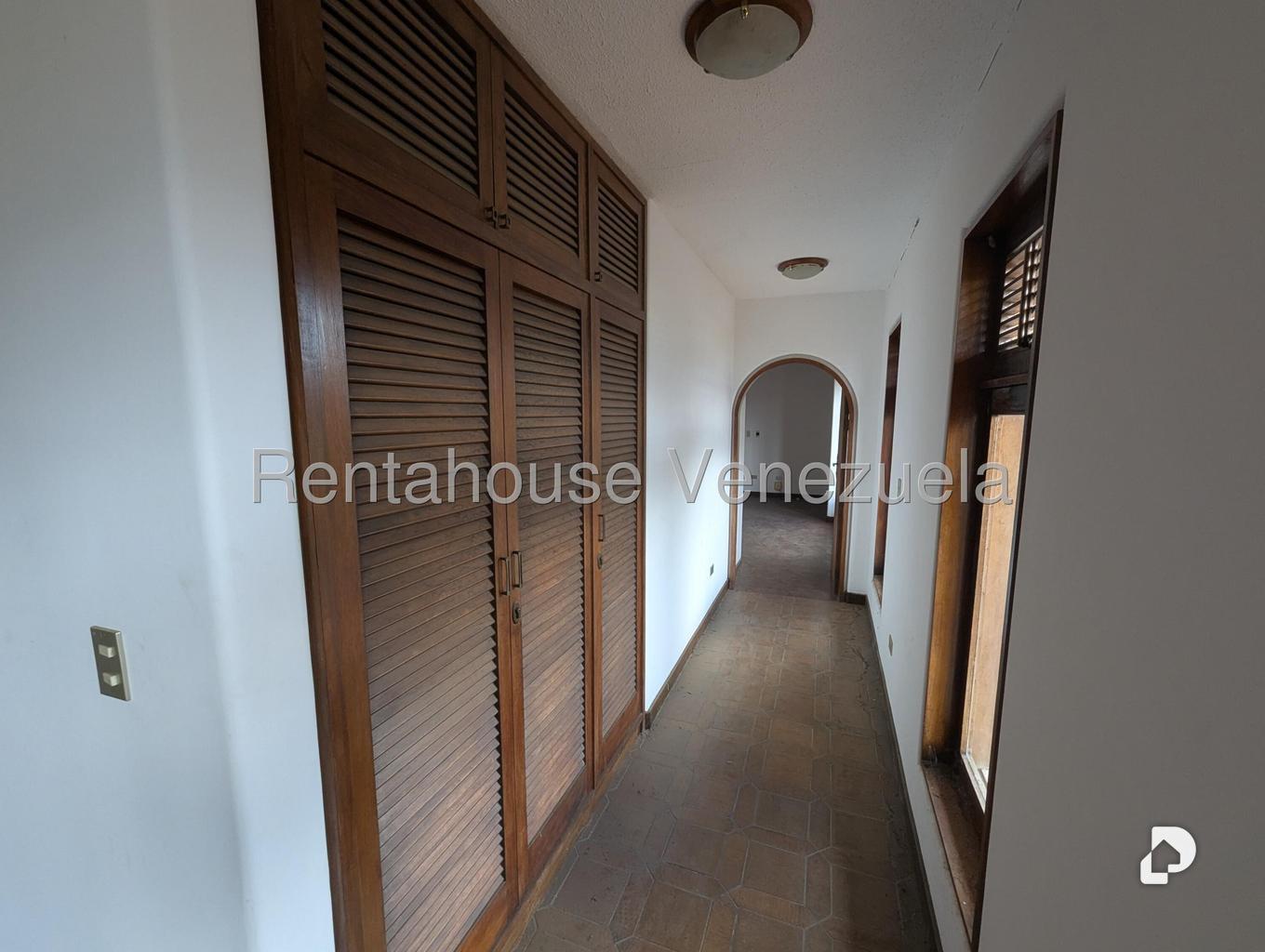 Casa en Cerro Verde, Caracas – 30