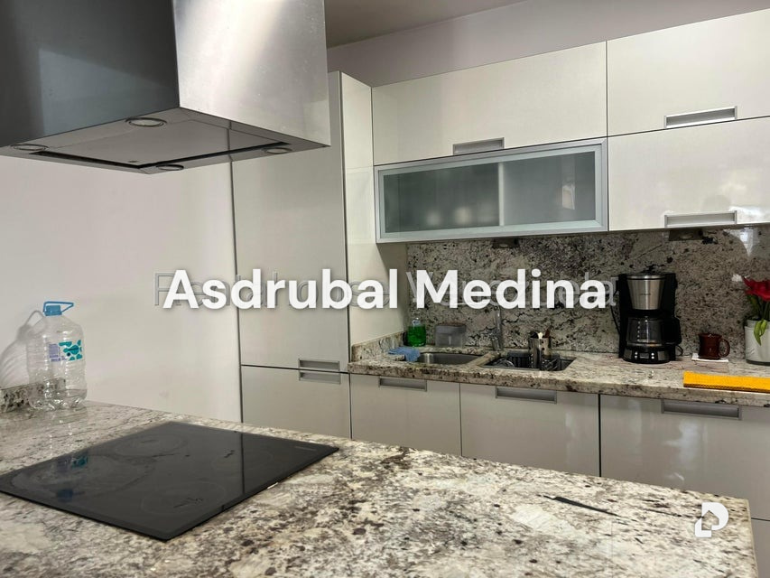 Apartamento en Los Palos Grandes, Caracas – 6