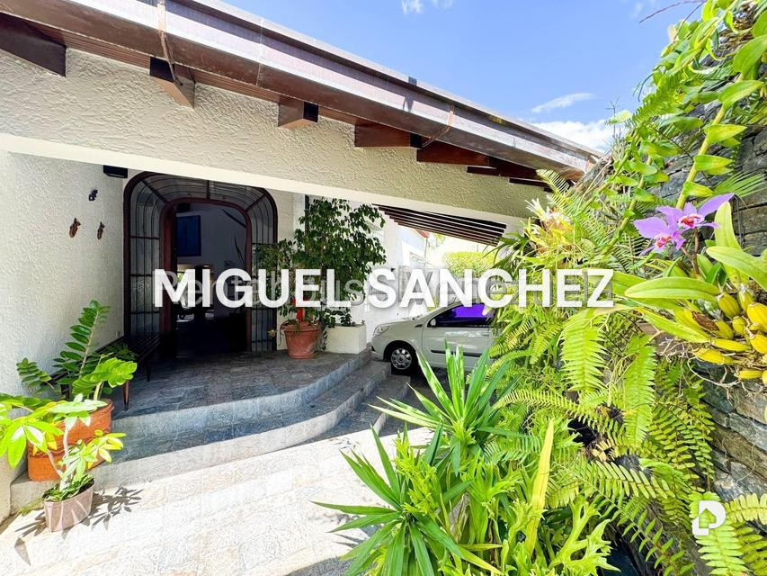 Casa en Macaracuay, Caracas – 2