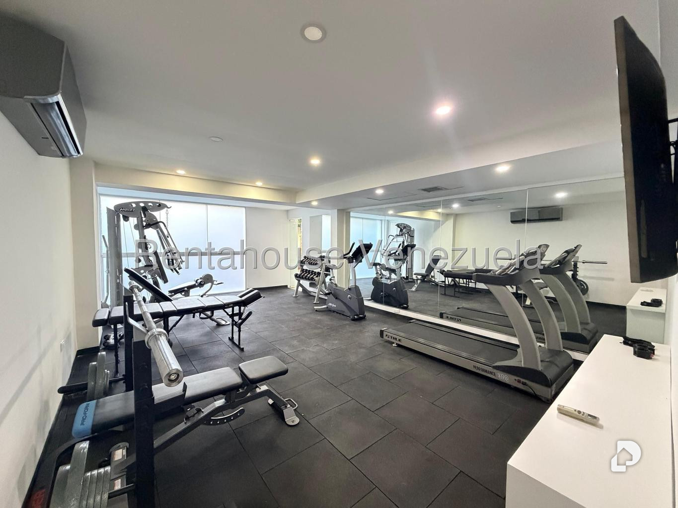 Casa en Cumbres de Curumo, Caracas – 25