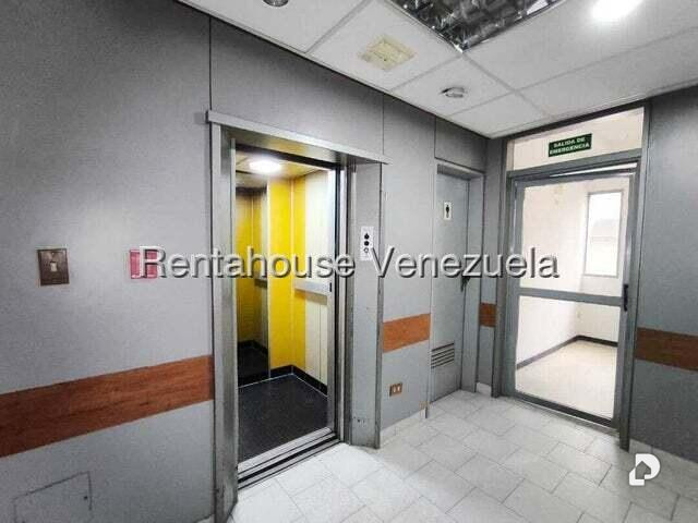 Oficina en La Urbina, Caracas – 8