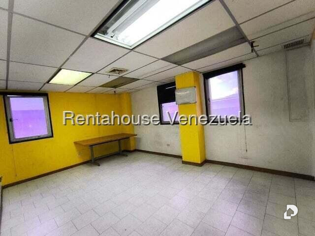 Oficina en La Urbina, Caracas – 11