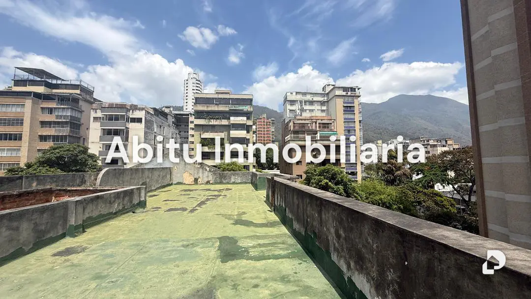 Building in La Florida, Caracas – 15