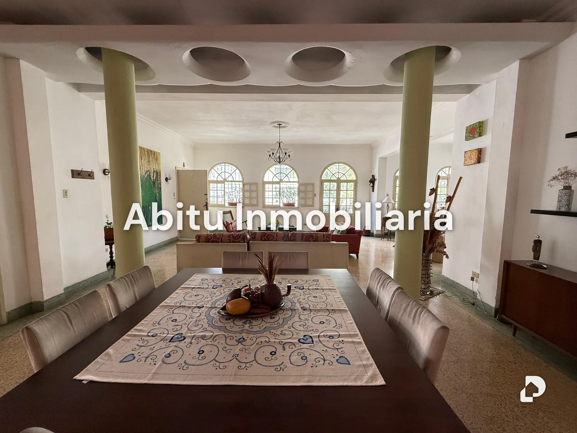 Building in La Florida, Caracas – 12