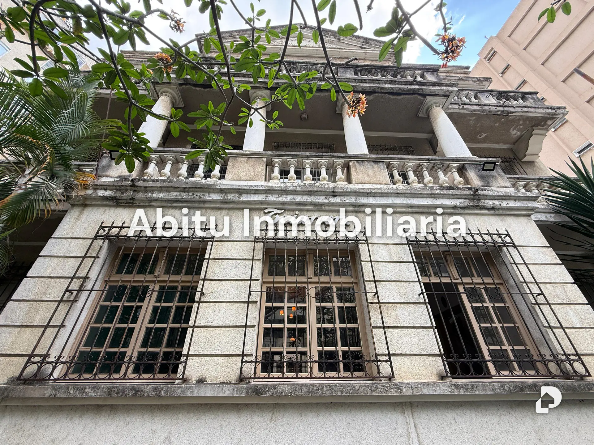 Building in La Florida, Caracas – 3