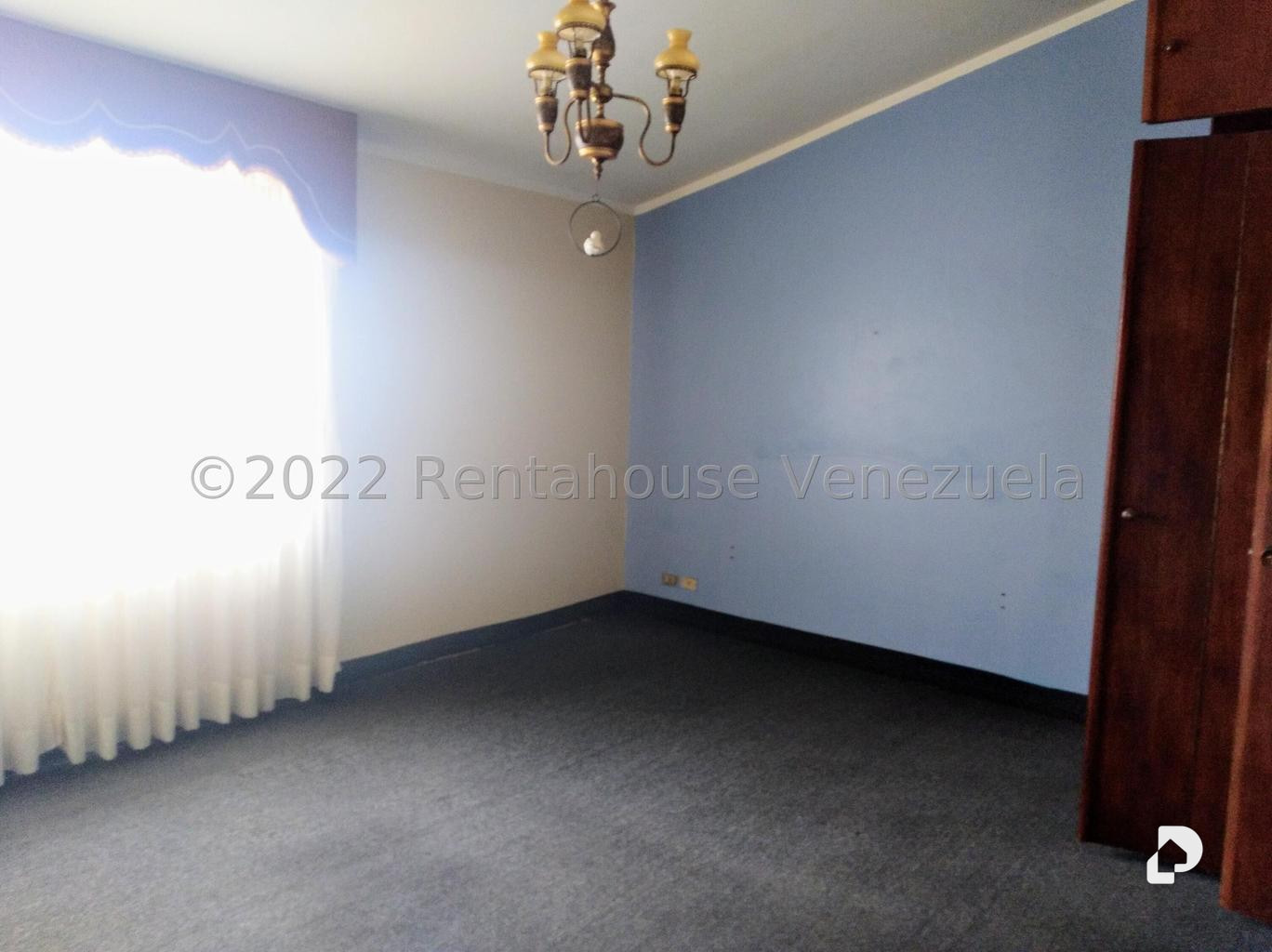 Casa en Oripoto, Caracas – 14