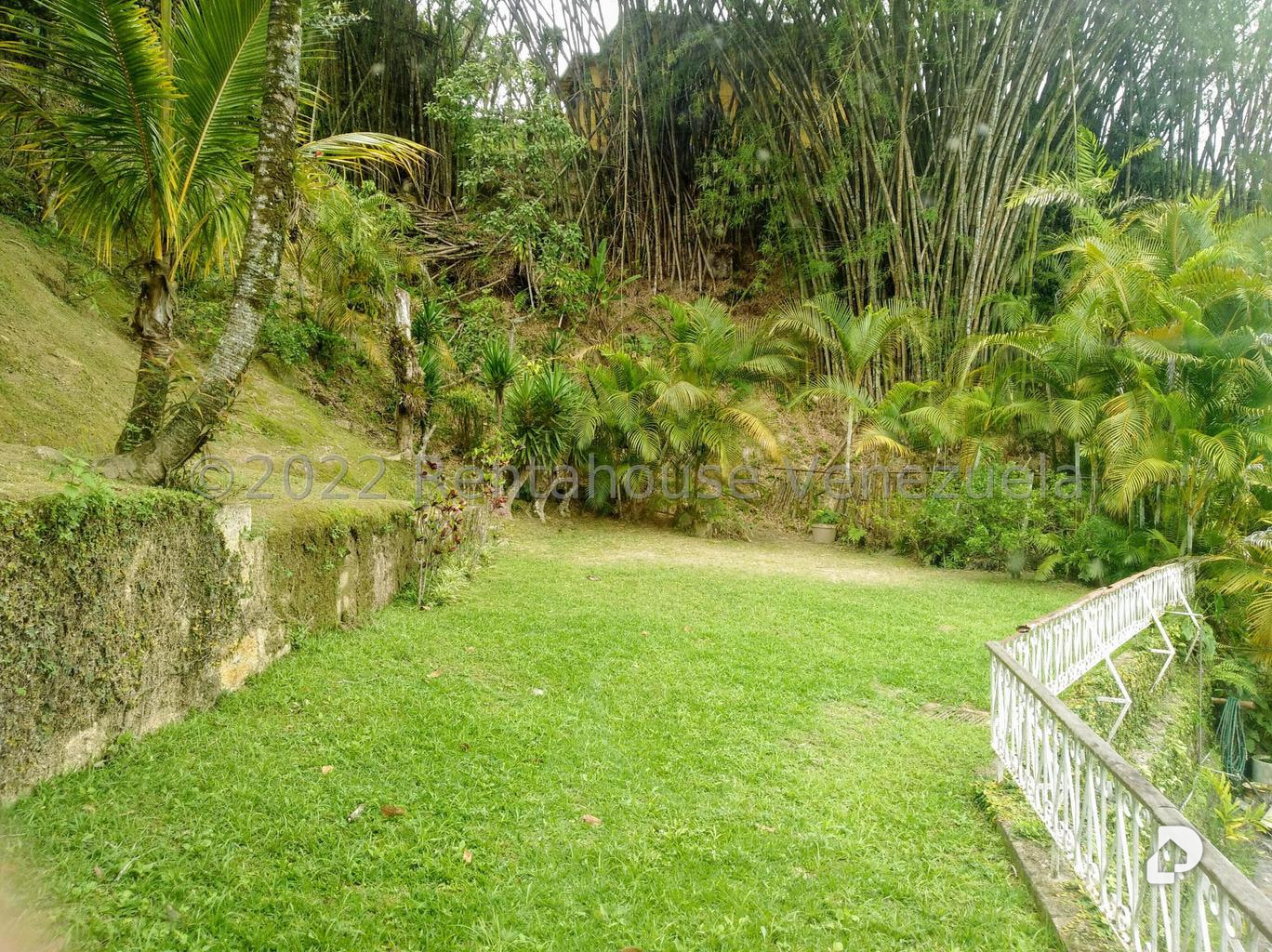 Casa en Oripoto, Caracas – 27