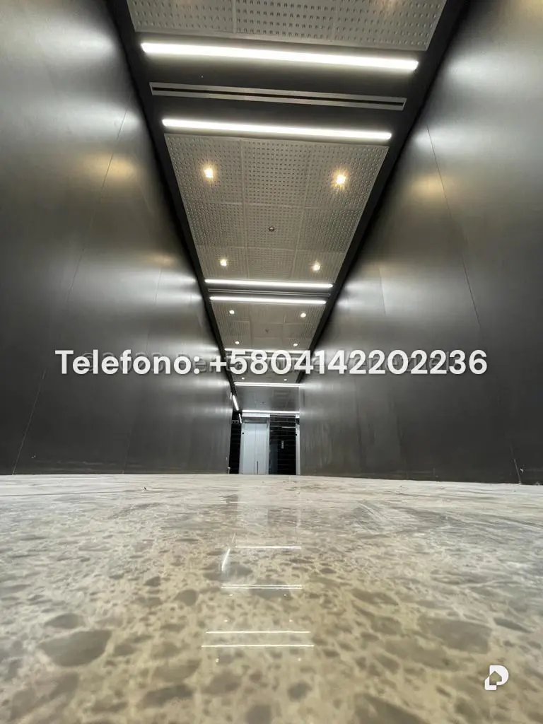 Oficina en Las Mercedes, Caracas – 8
