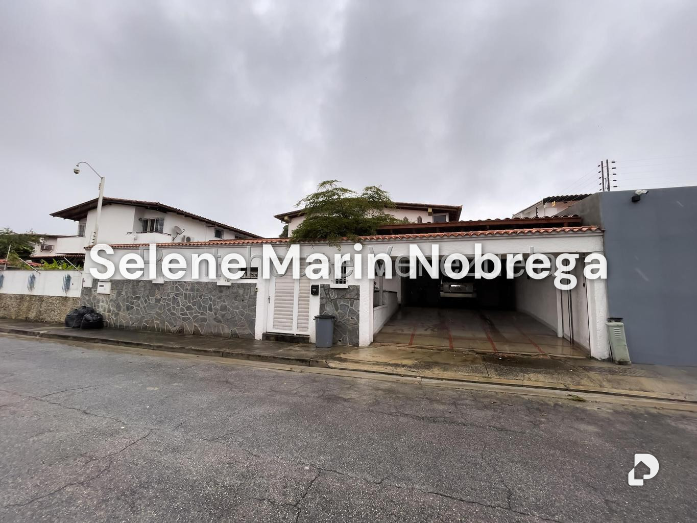 House in Santa Paula, Caracas – 1