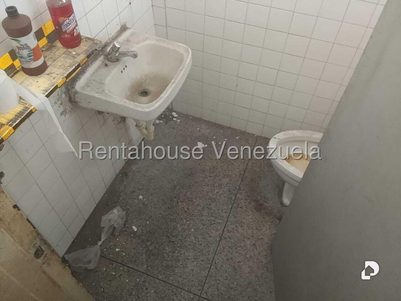Local comercial en Parroquia Altagracia, Caracas – 18