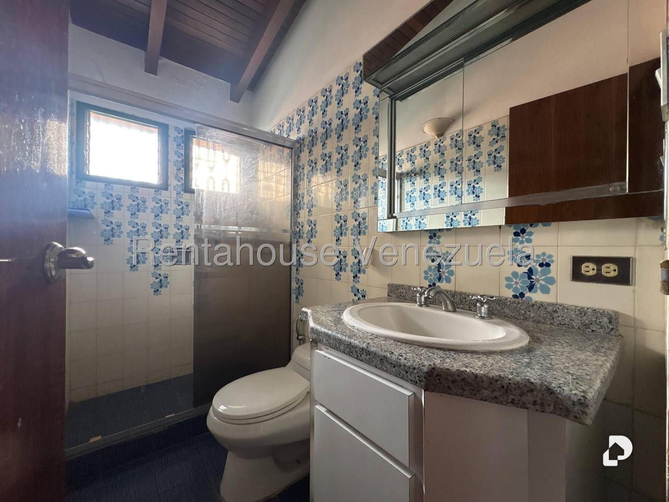 Casa en La Trinidad, Caracas – 28