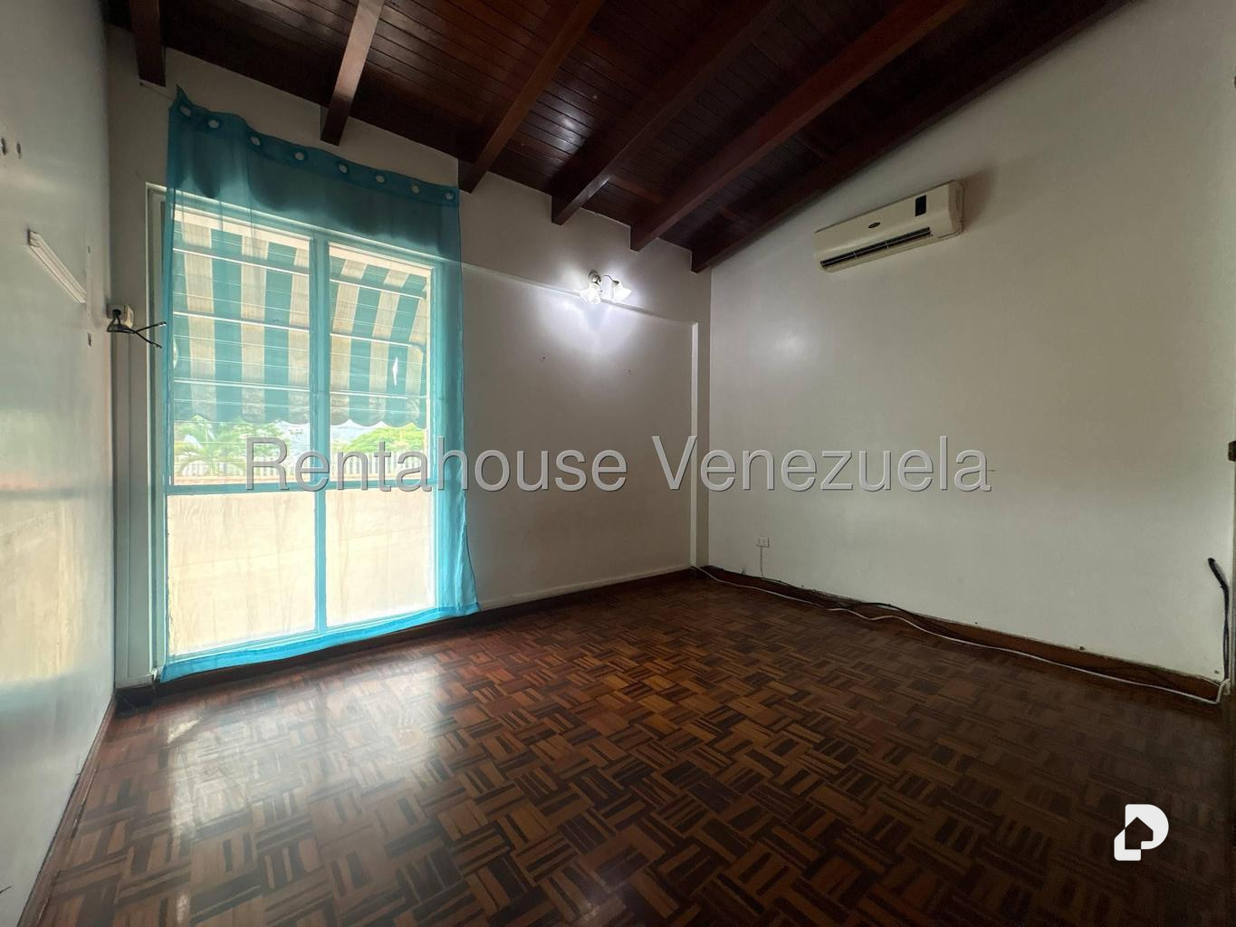 Casa en La Trinidad, Caracas – 8
