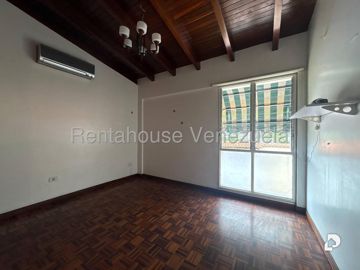 Casa en La Trinidad, Caracas – 11