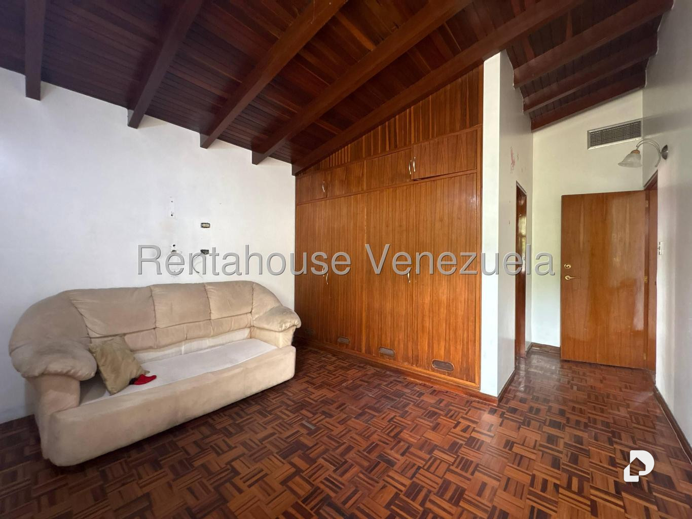 Casa en La Trinidad, Caracas – 10