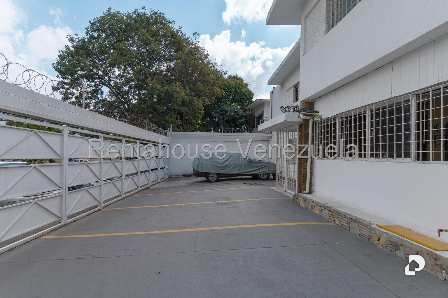 Local comercial en Chuao, Caracas