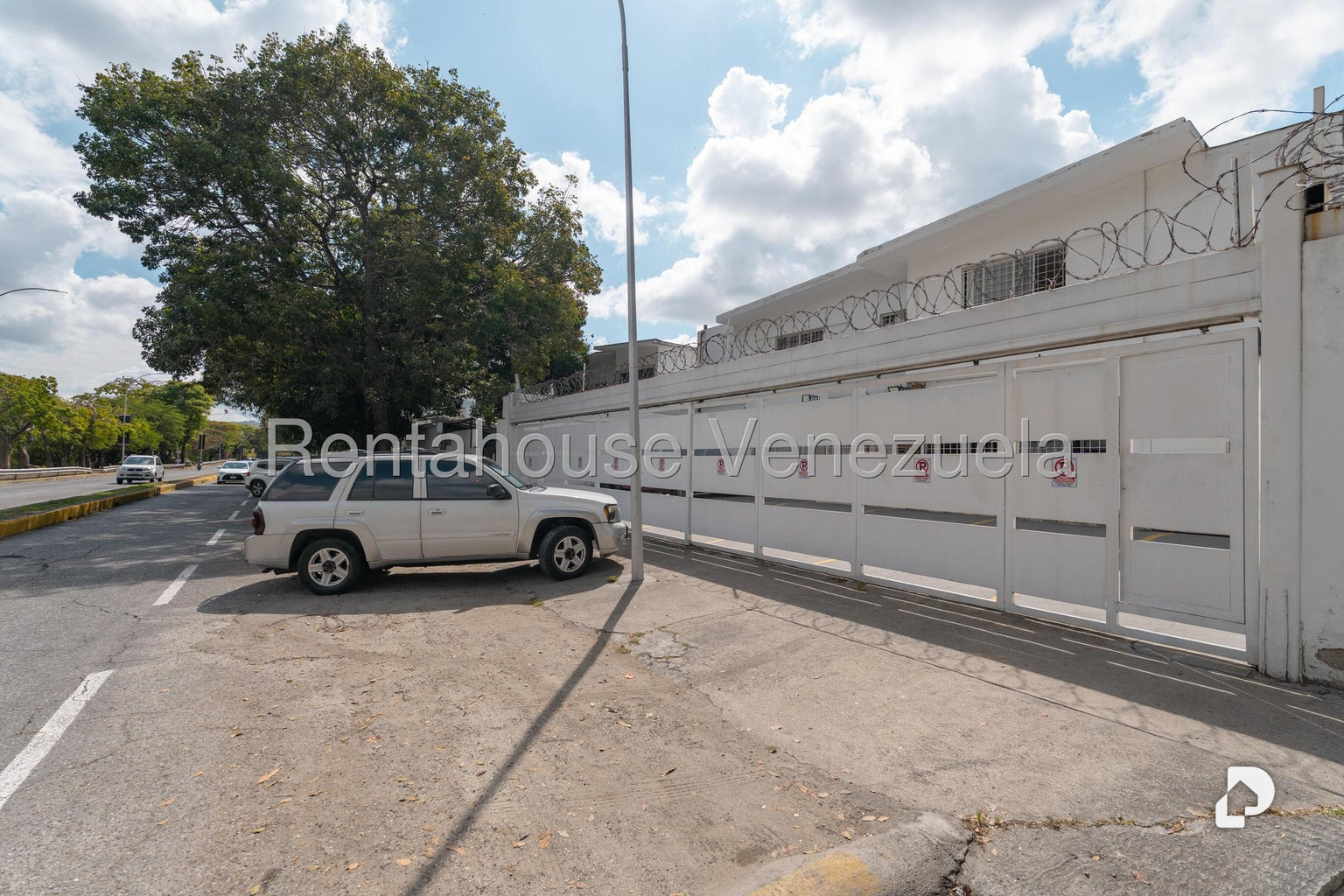 Local comercial en Chuao, Caracas