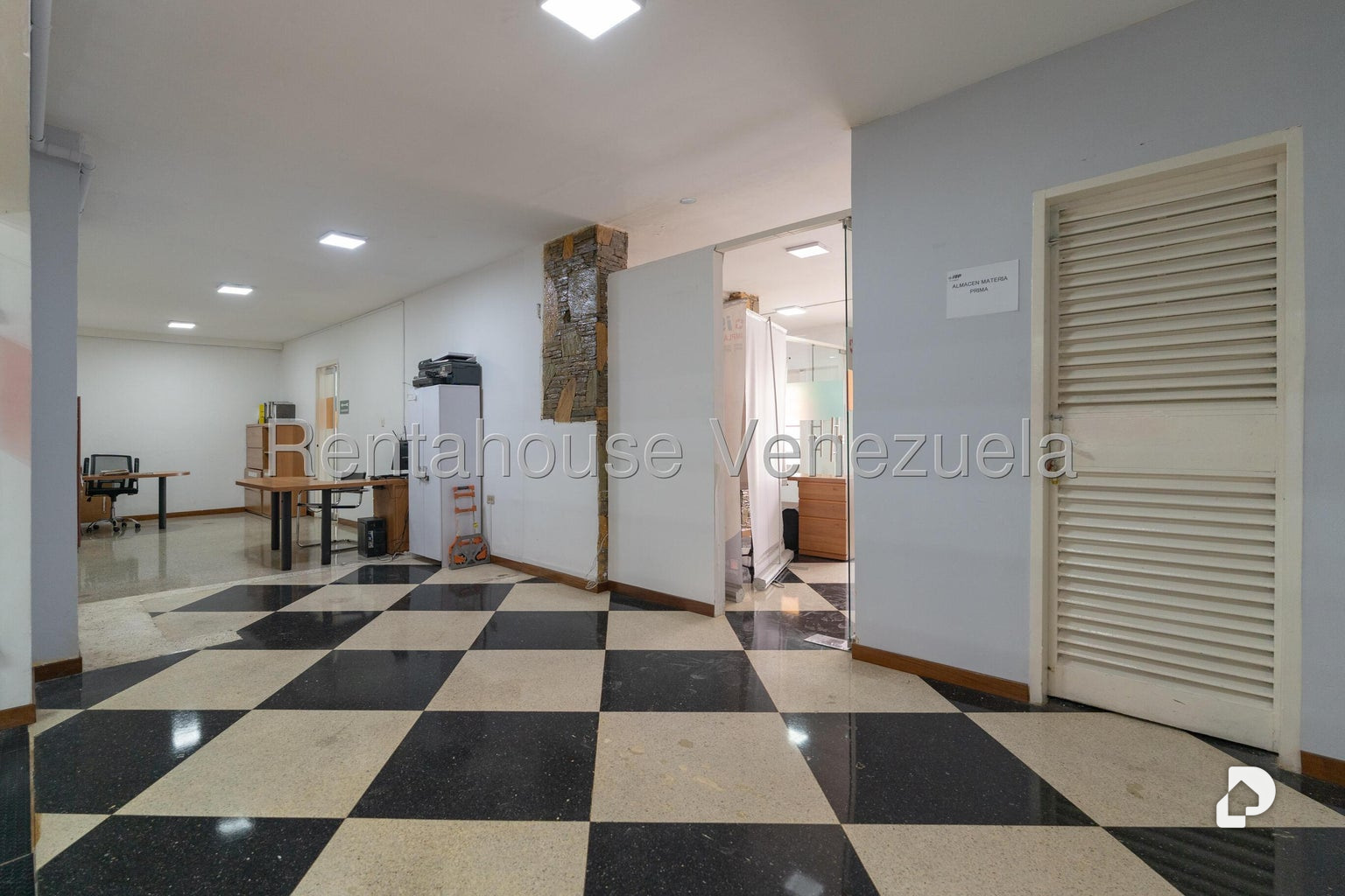 Local comercial en Chuao, Caracas