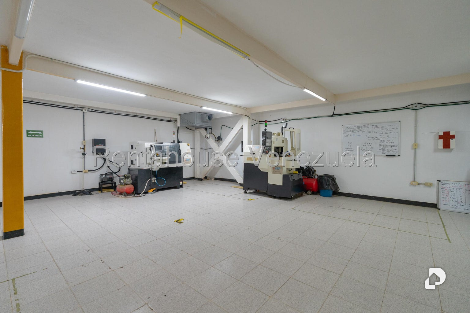 Local comercial en Chuao, Caracas