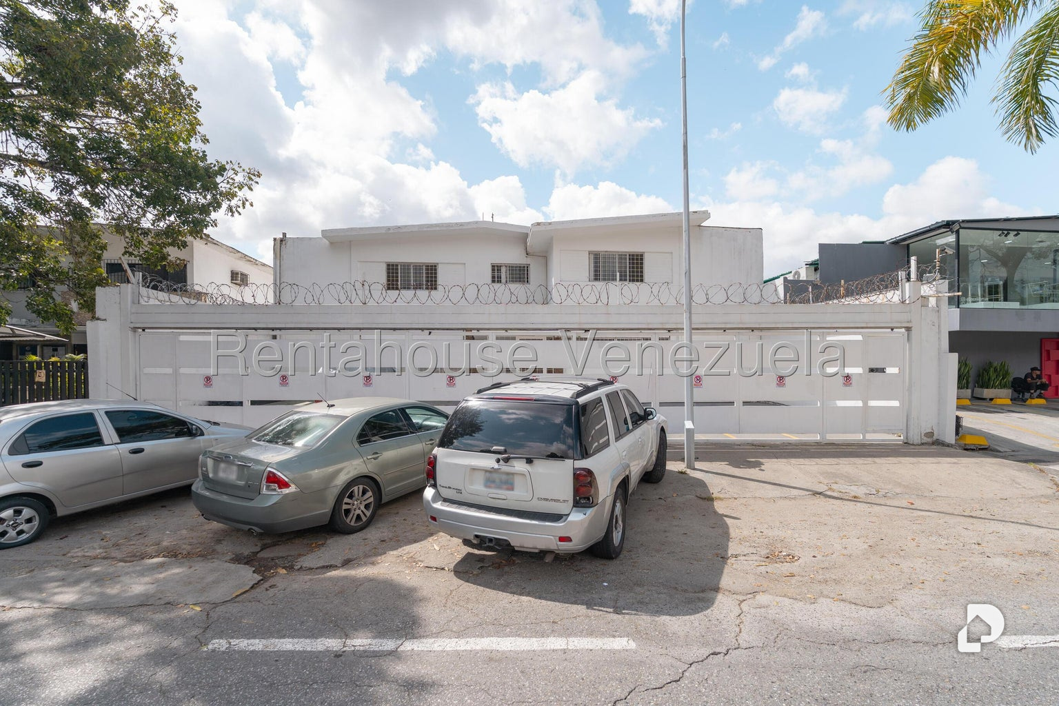 Local comercial en Chuao, Caracas
