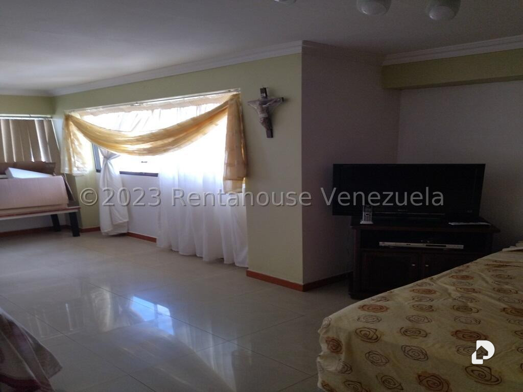 Apartamento en Los Rosales, Caracas – 24