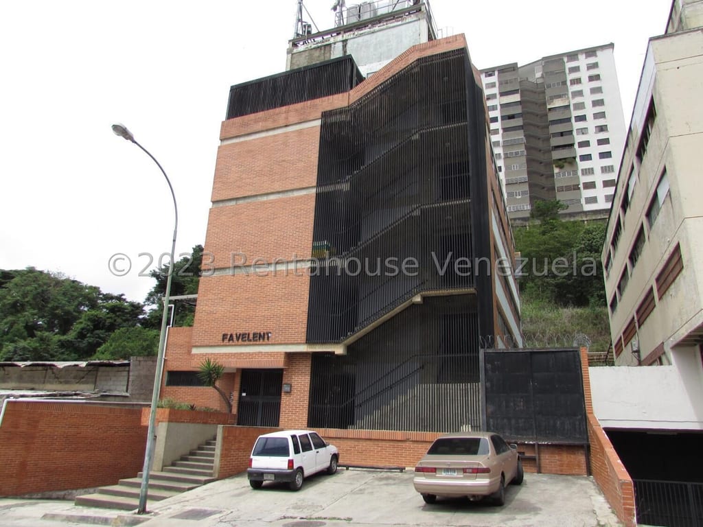 Office in El Llanito, Caracas - 1