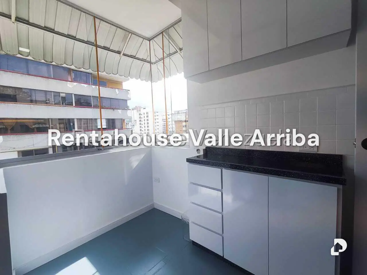 Apartamento en Los Palos Grandes, Caracas – 24